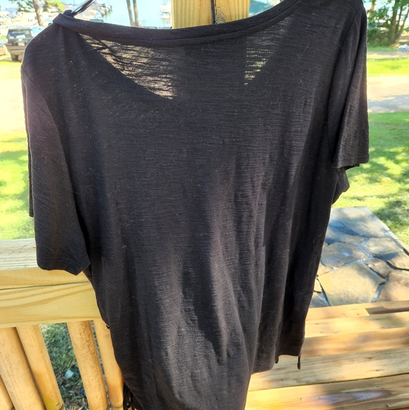 Vince Camuto Ruched Sided Tee - Picture 2 of 4